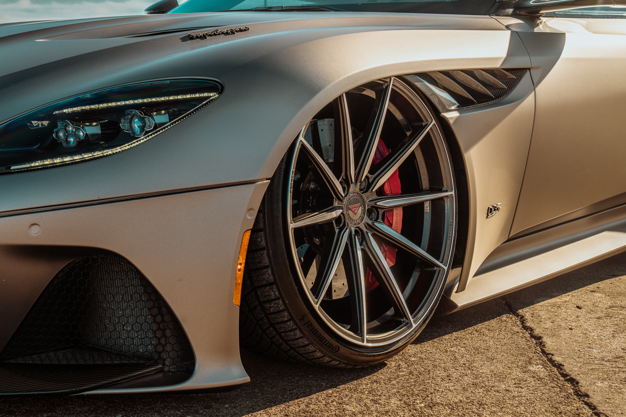 Aston Martin Superleggera - FR10 GM (2 of 17)