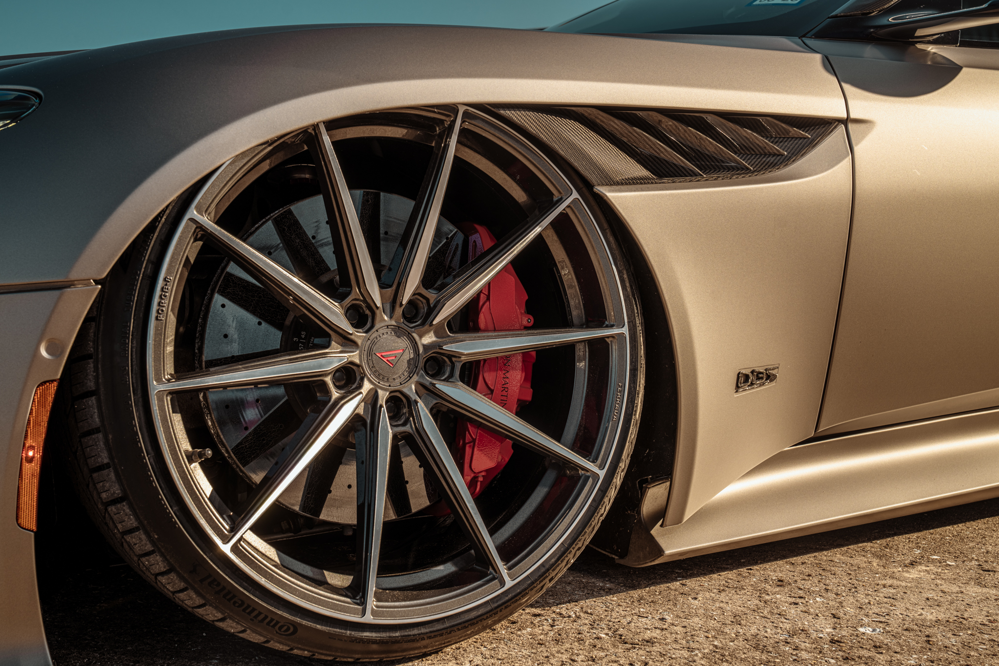 Aston Martin Superleggera - FR10 GM (7 of 17)